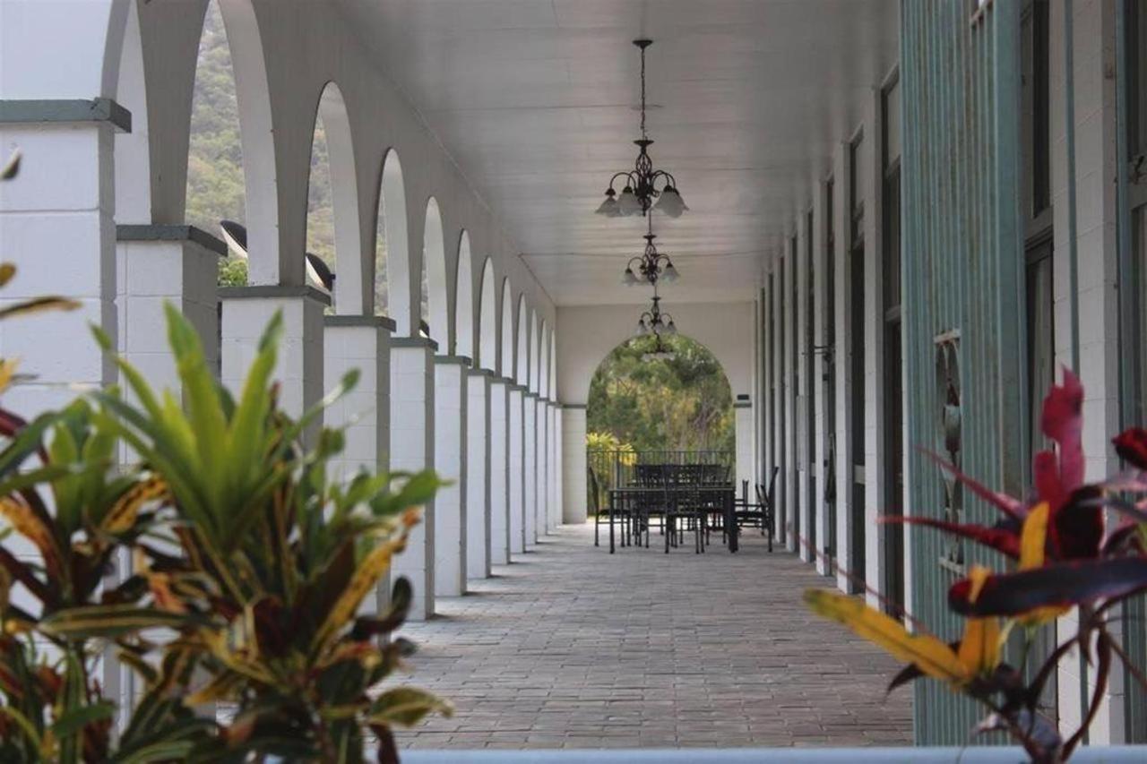 Amaroo On Mandalay Hotel Nelly Bay Exterior photo