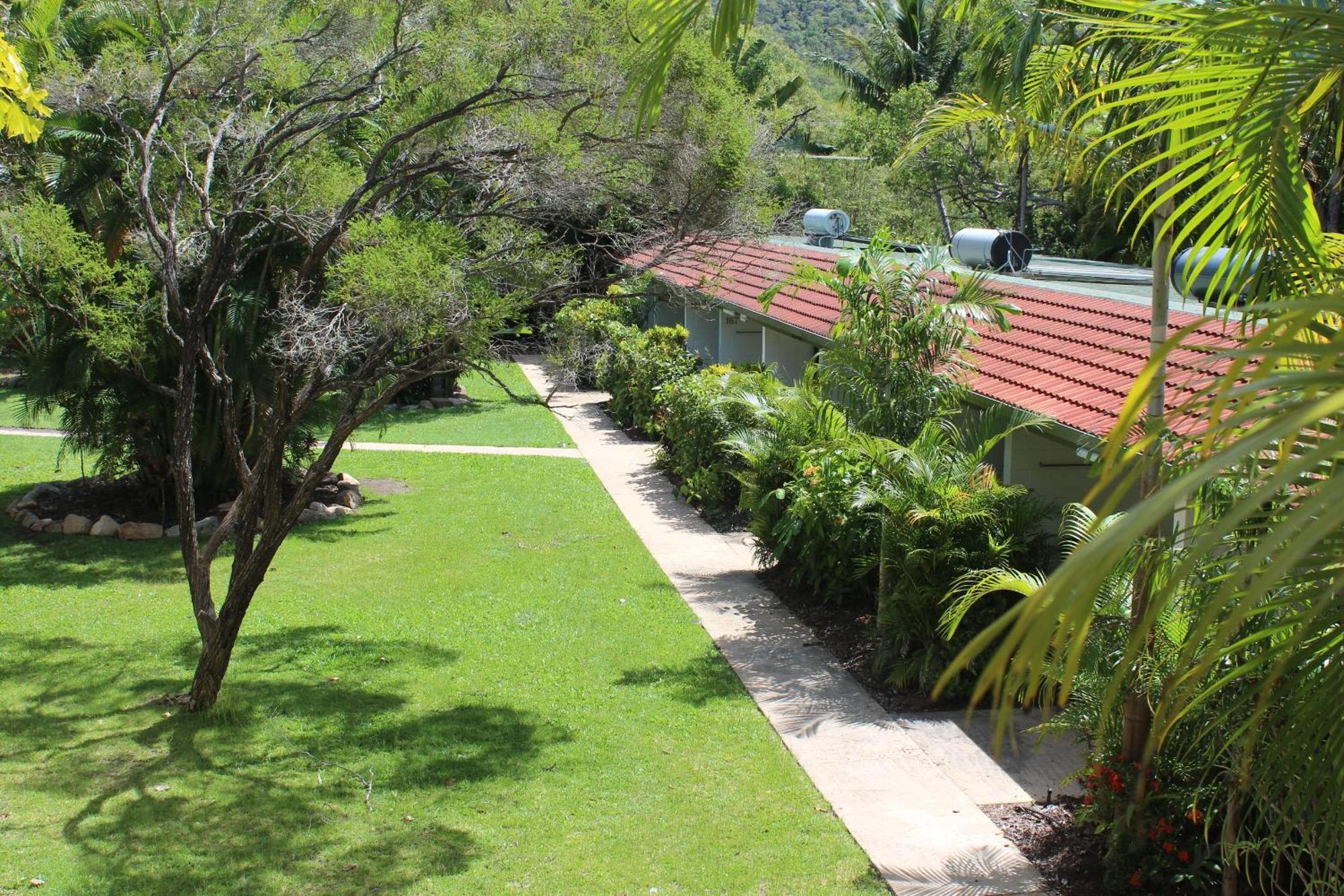 Amaroo On Mandalay Hotel Nelly Bay Exterior photo