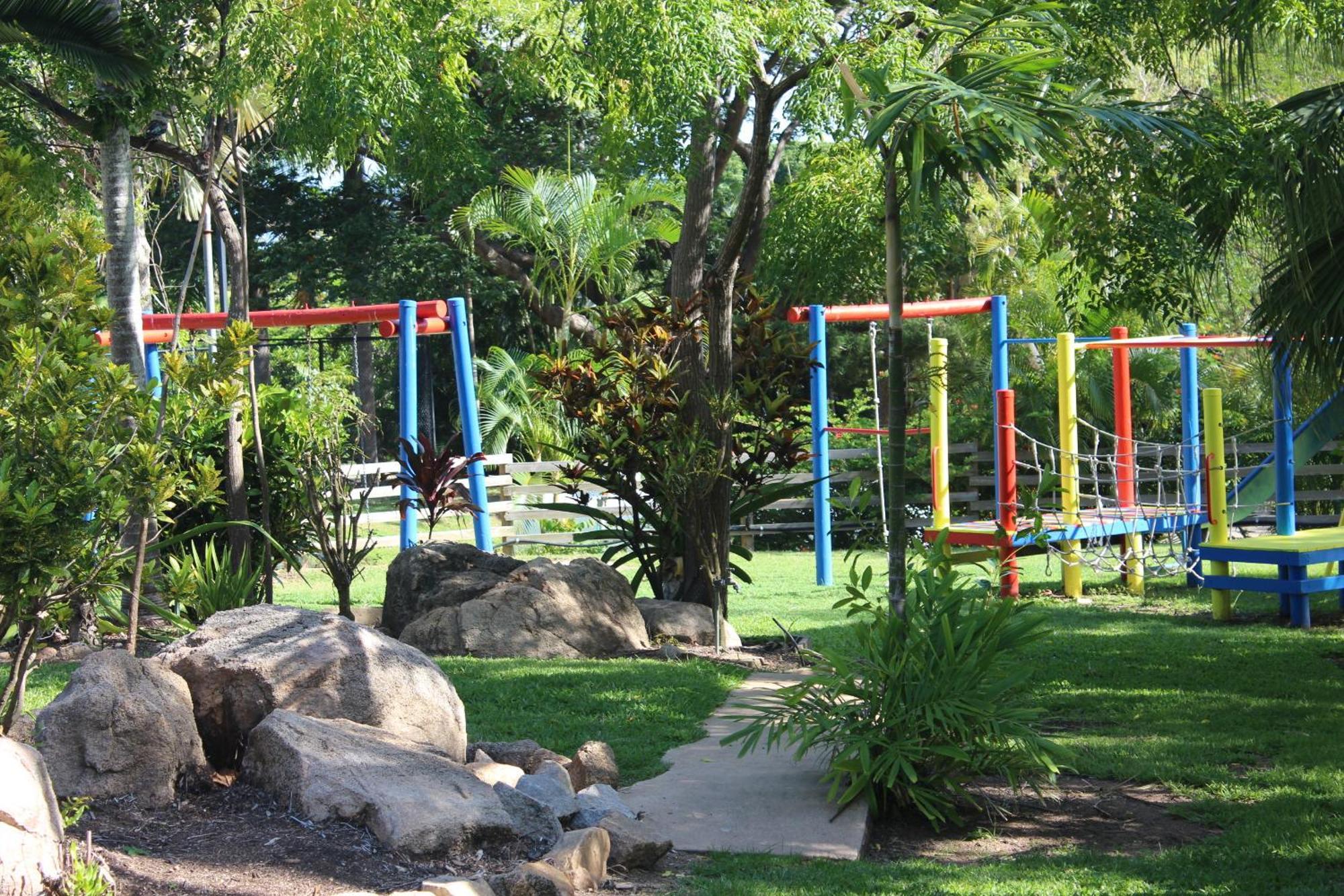 Amaroo On Mandalay Hotel Nelly Bay Exterior photo